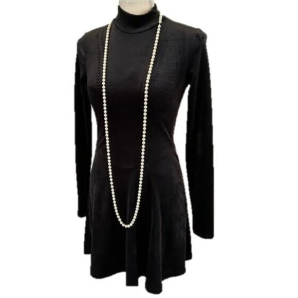 Vintage Long String of Glass Pearls - Picture 1 of 7